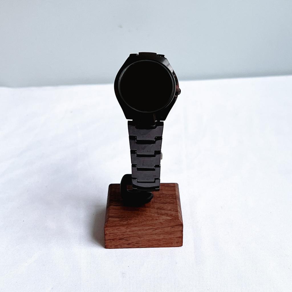 Jewelry And Watches Inc - حامل عرض ساعات على شكل حرف