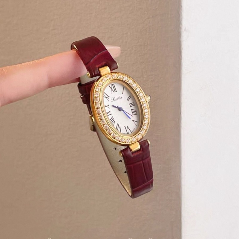 Jewelry For Watches - ساعة تشومو النسائية بحزام مرصع بالألماس